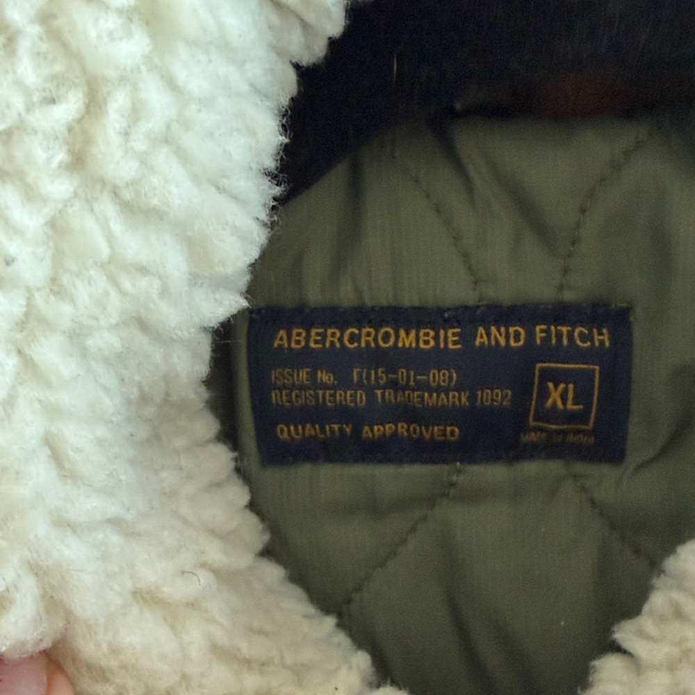 Abercrombie & Fitch Men's Green and Brown Camo Puffer Jacket - Picture 7 of 11